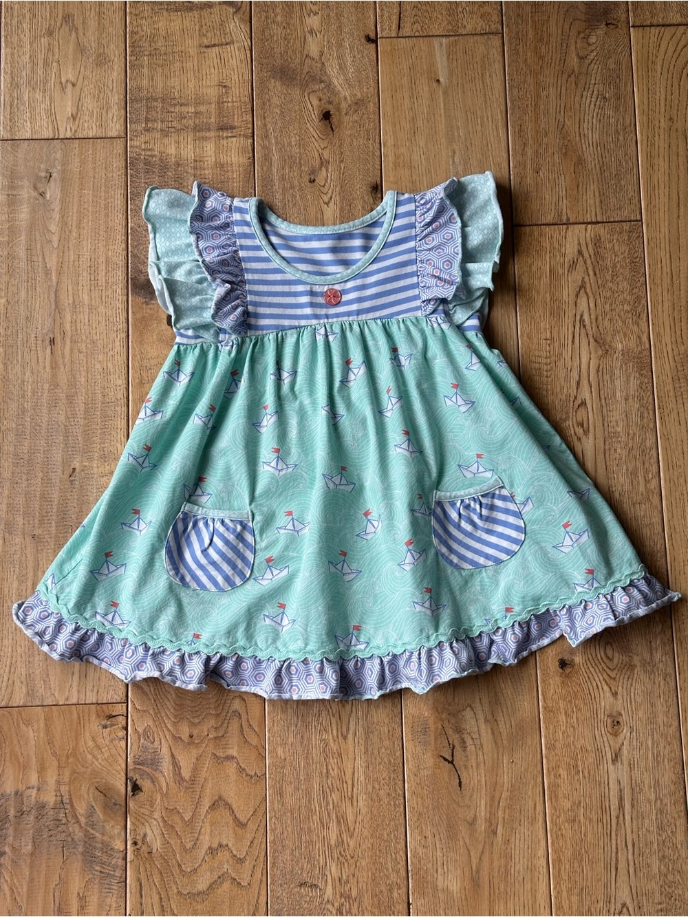 Serendipity by Shrimp and Grits Kids Sailboat Tunic size Small 4t-5t